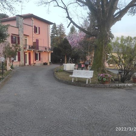 Villa Monica Луино Екстериор снимка